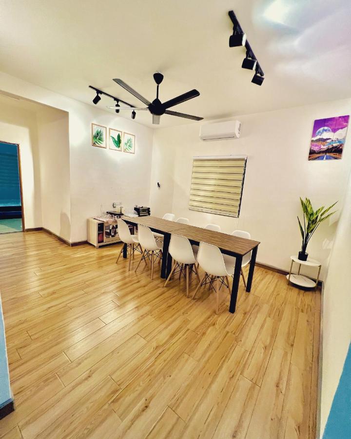 Raees Homestay Kampong Tanjong Minyak المظهر الخارجي الصورة