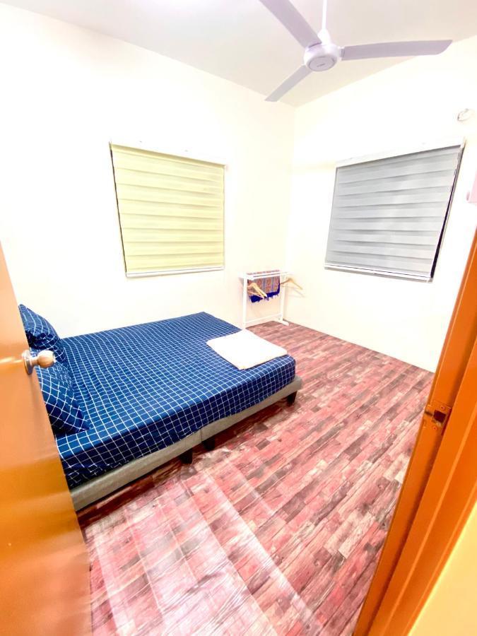 Raees Homestay Kampong Tanjong Minyak المظهر الخارجي الصورة