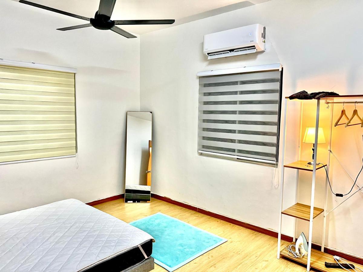 Raees Homestay Kampong Tanjong Minyak المظهر الخارجي الصورة