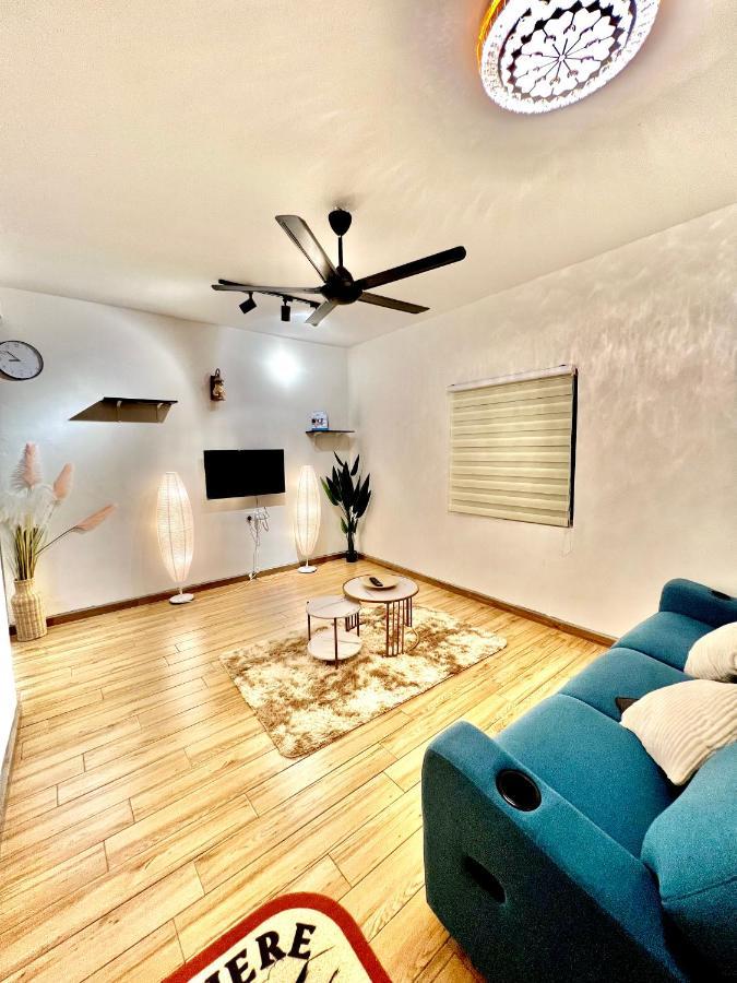 Raees Homestay Kampong Tanjong Minyak المظهر الخارجي الصورة