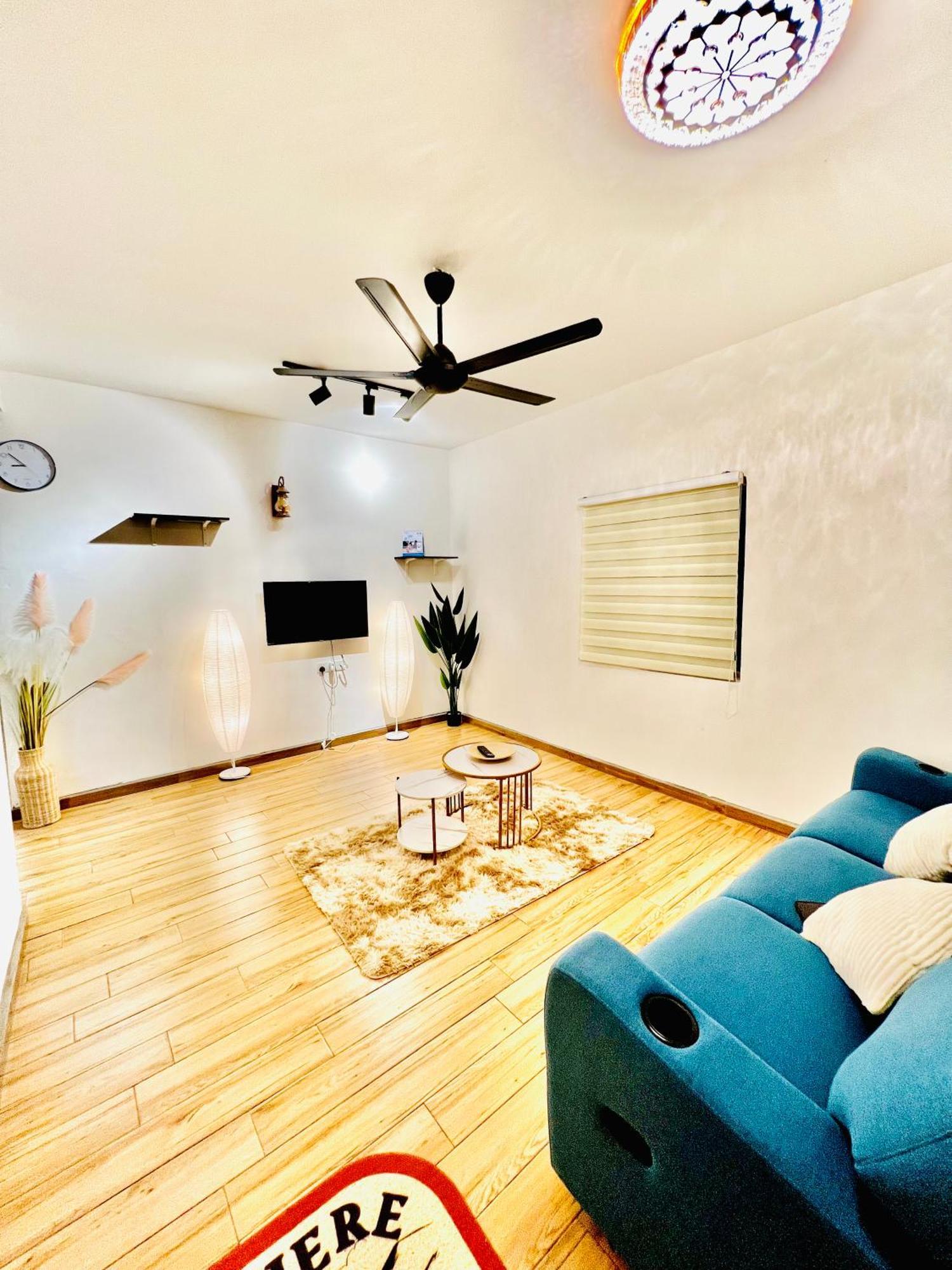Raees Homestay Kampong Tanjong Minyak المظهر الخارجي الصورة